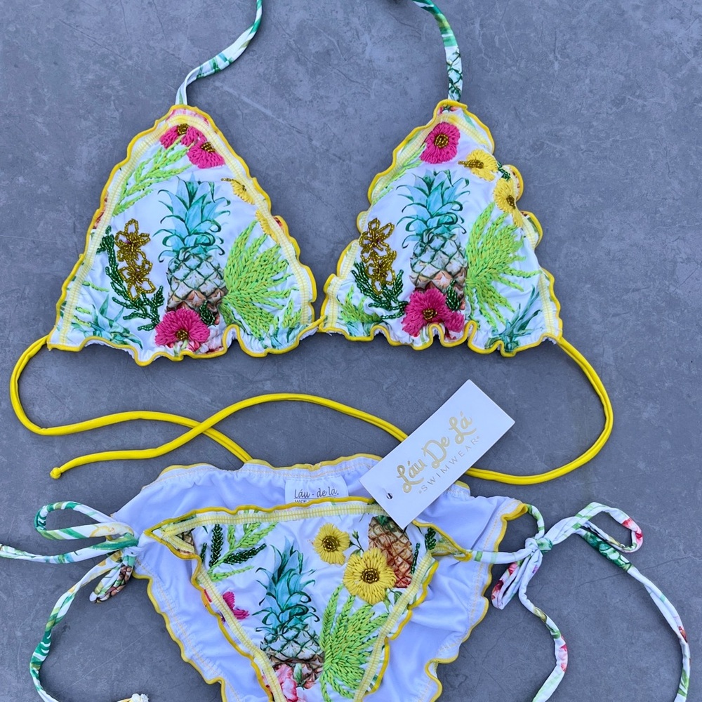 Lau de La Bikini 2 Piece Pineapple Embroidery‎ Ruffle L Top M Bottom Resort NWT